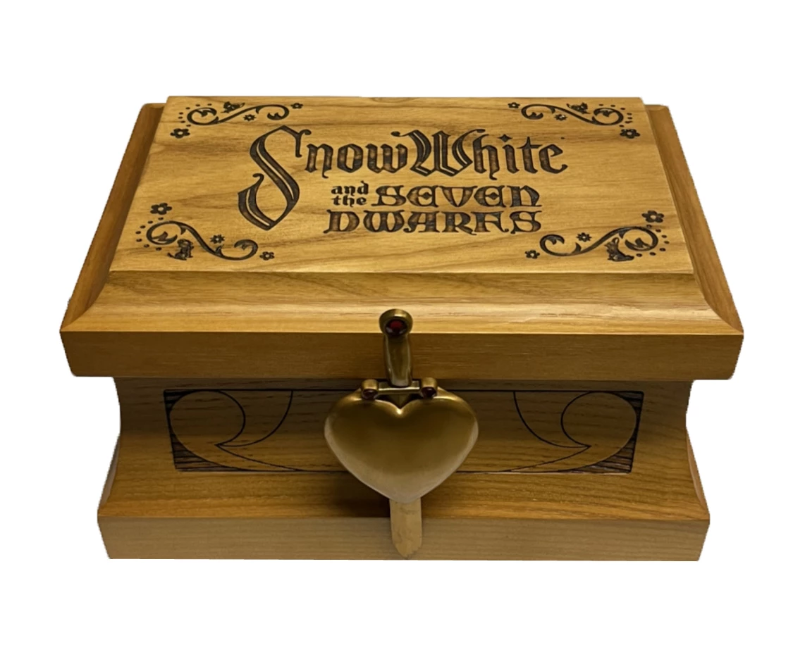 Disney Wooden Box - Disney's Wilderness Lodge - Evil Queen 3 Disney Wooden Box - Disney's Wilderness Lodge - Evil Queen